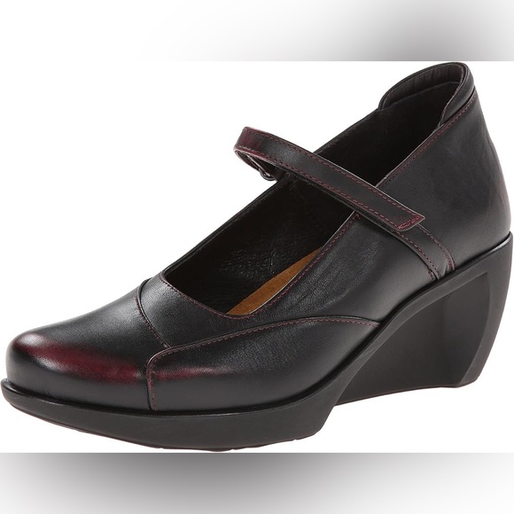 Naot Shoes - NAOT Wedge Pumps in burnished red  Size 42 M 11